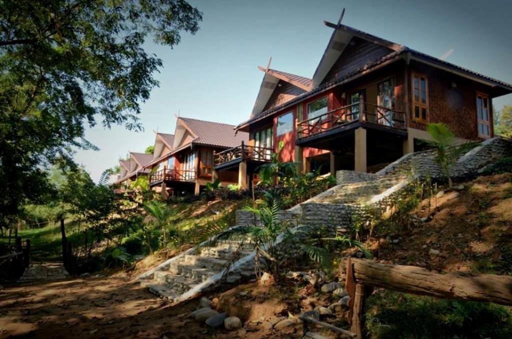 Mr Charles River View Lodge Hsipaw Esterno foto