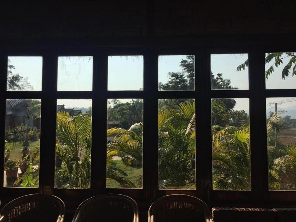 Mr Charles River View Lodge Hsipaw Esterno foto