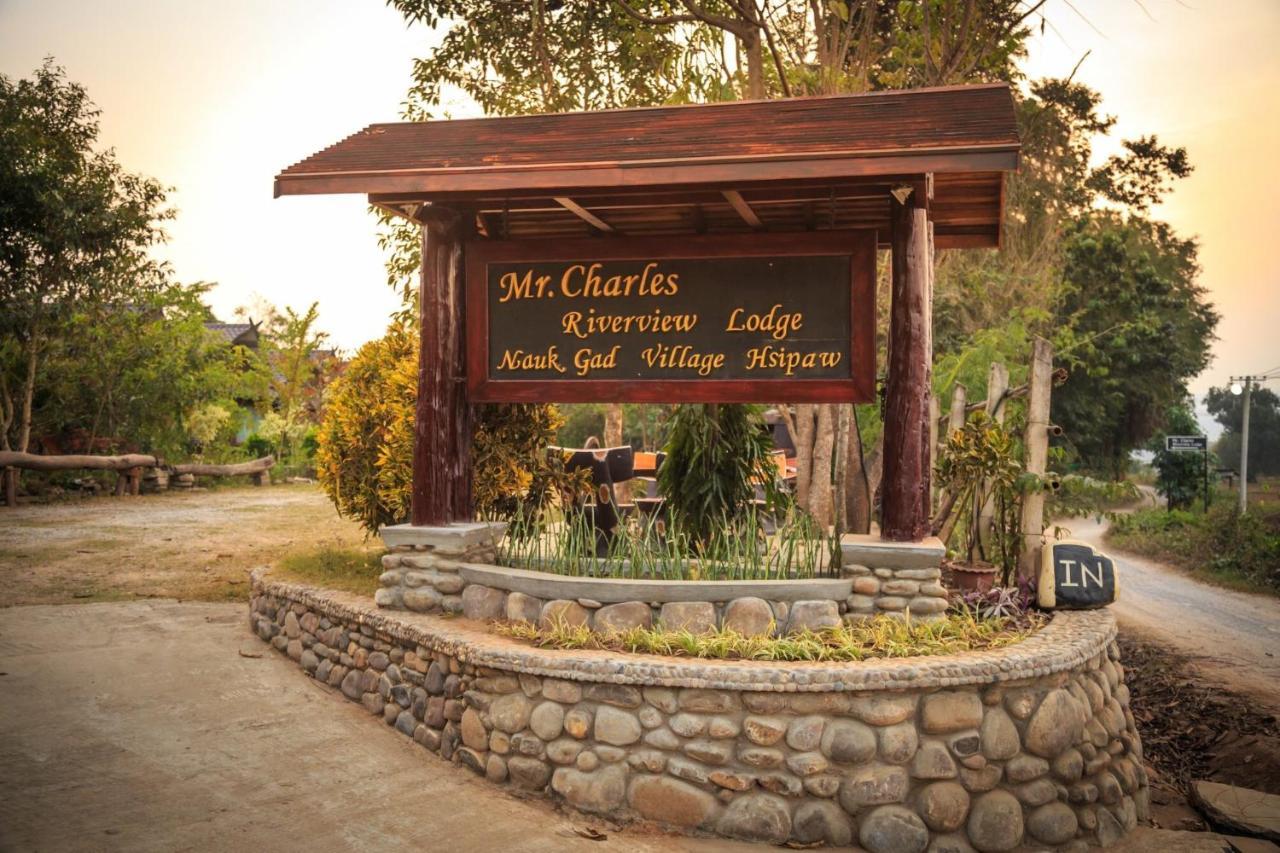 Mr Charles River View Lodge Hsipaw Esterno foto