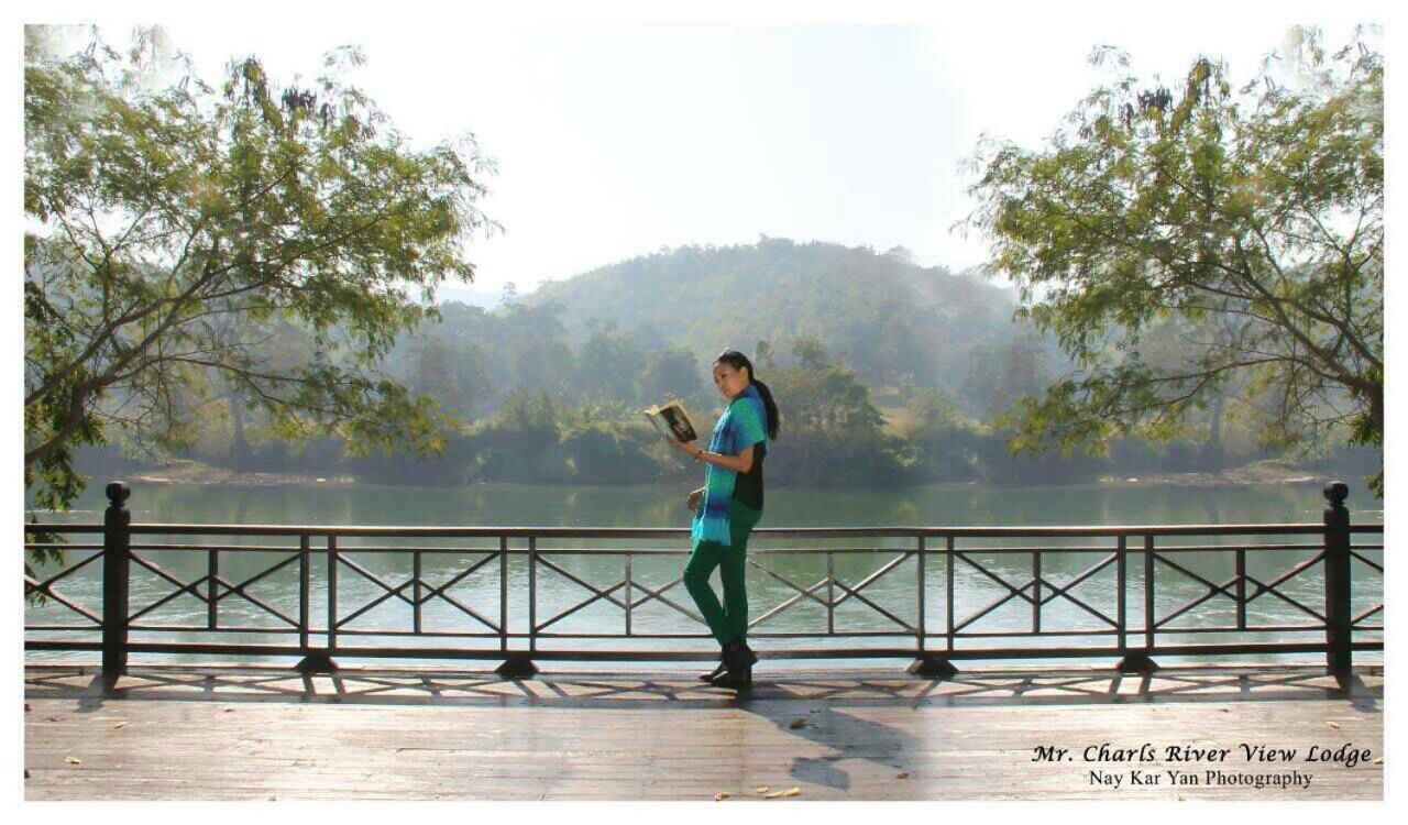 Mr Charles River View Lodge Hsipaw Esterno foto