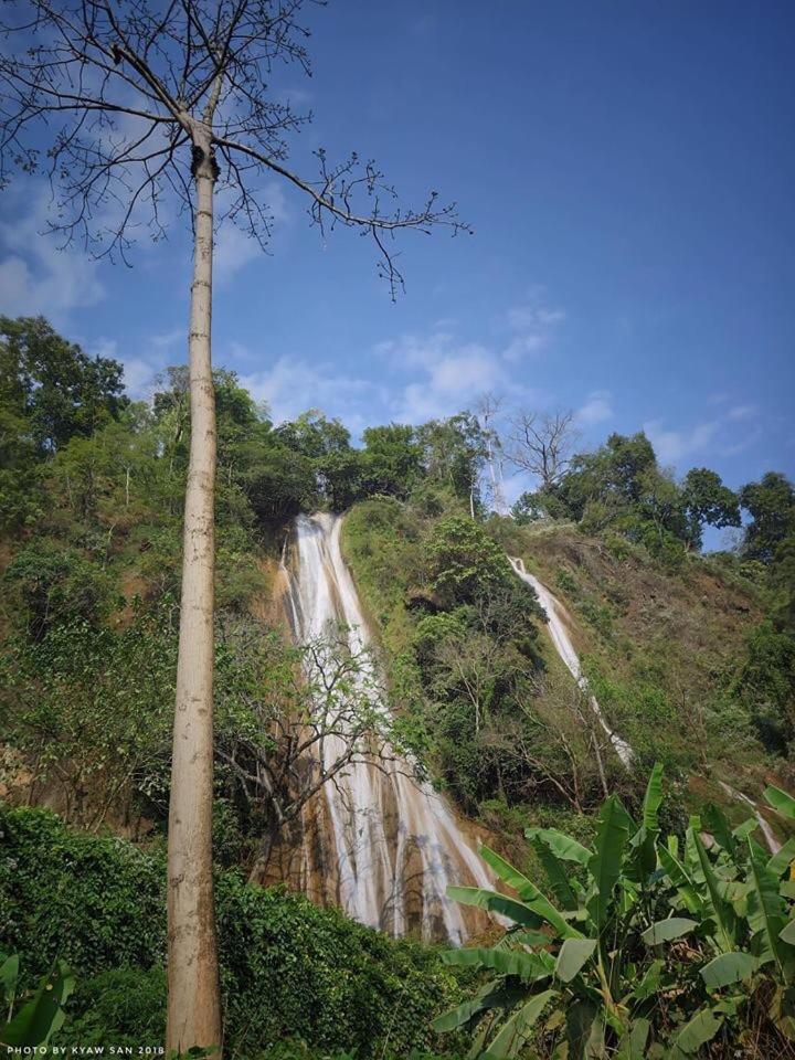 Mr Charles River View Lodge Hsipaw Esterno foto