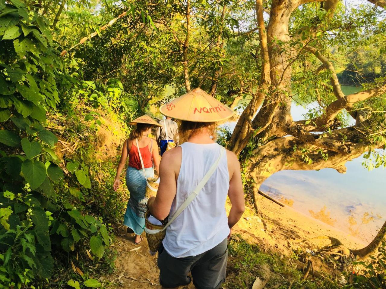 Mr Charles River View Lodge Hsipaw Esterno foto