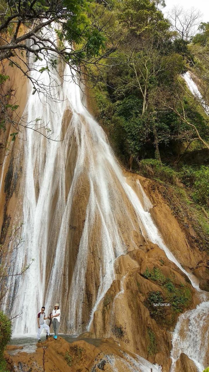 Mr Charles River View Lodge Hsipaw Esterno foto