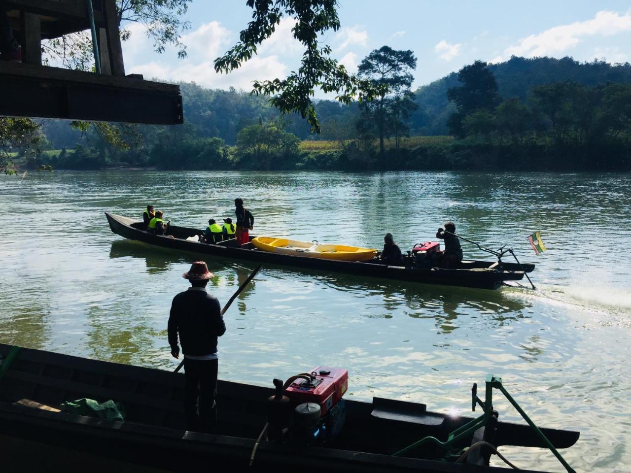 Mr Charles River View Lodge Hsipaw Esterno foto