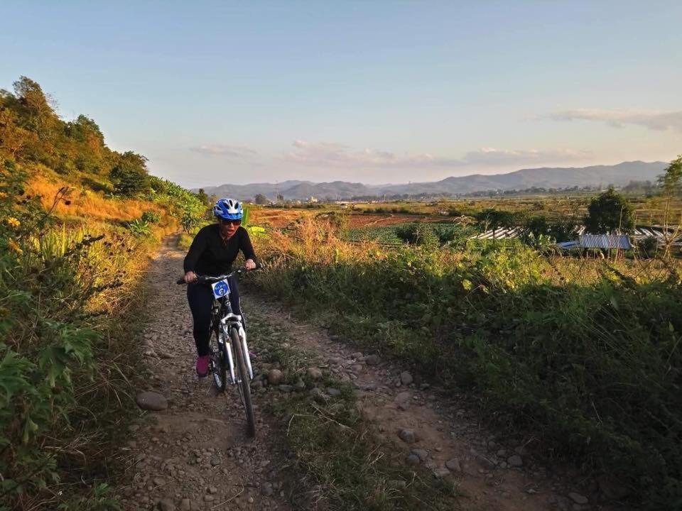 Mr Charles River View Lodge Hsipaw Esterno foto