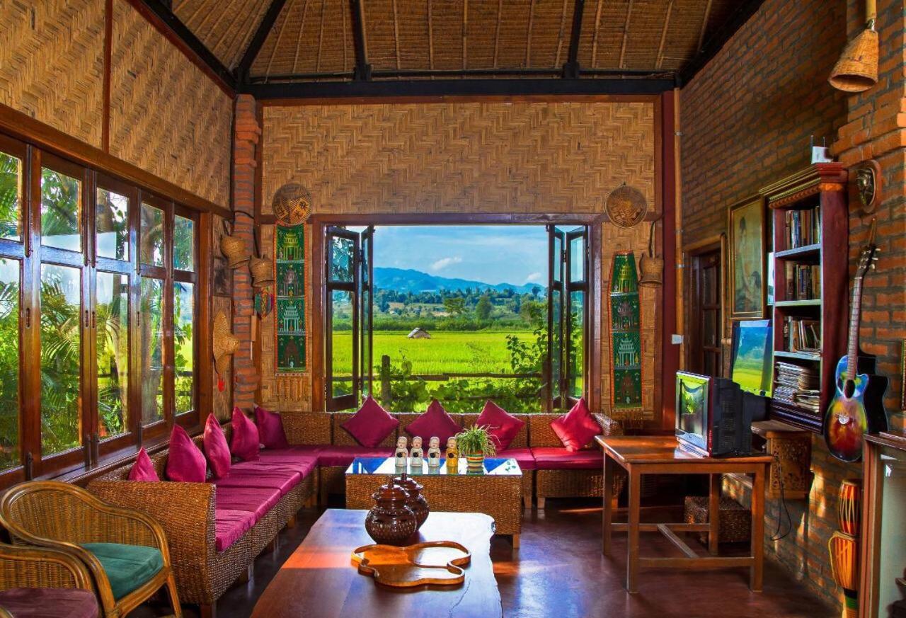 Mr Charles River View Lodge Hsipaw Esterno foto